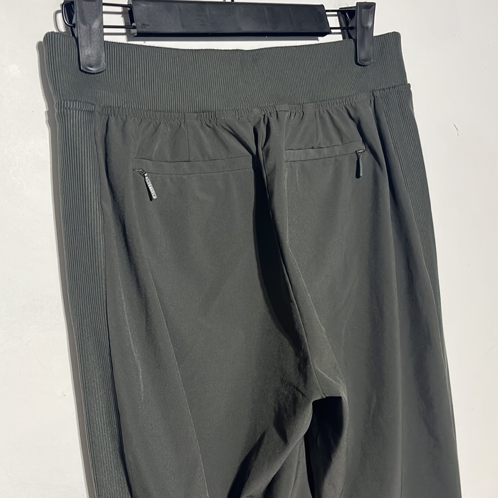Athleta Mountain Olive Brooklyn Ankle Pants Size 2 - Picture 8 of 11